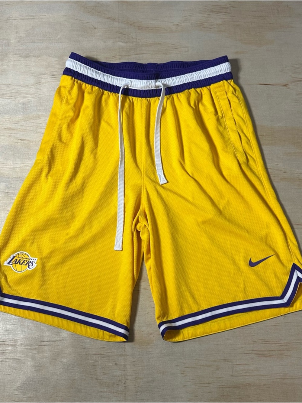 Nike LA Lakers DNA Shorts Basketball Dri-fit AV0148-728 Men MEDIUM Kobe Rare NBA